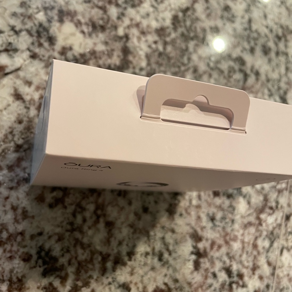 BRAND NEW IN BOX- Oura Ring 4 Silver - size 7 - Picture 5 of 5